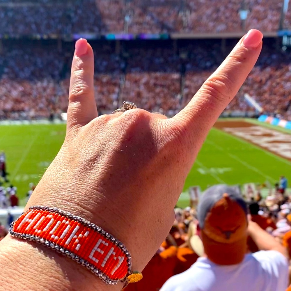 Hook Em custom bracelet 🤘🏻